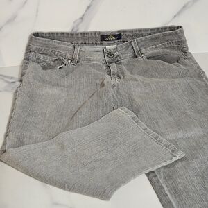 NWOT - Stylish Gray Wash Studded Pocket Women's Jordache Jeans
